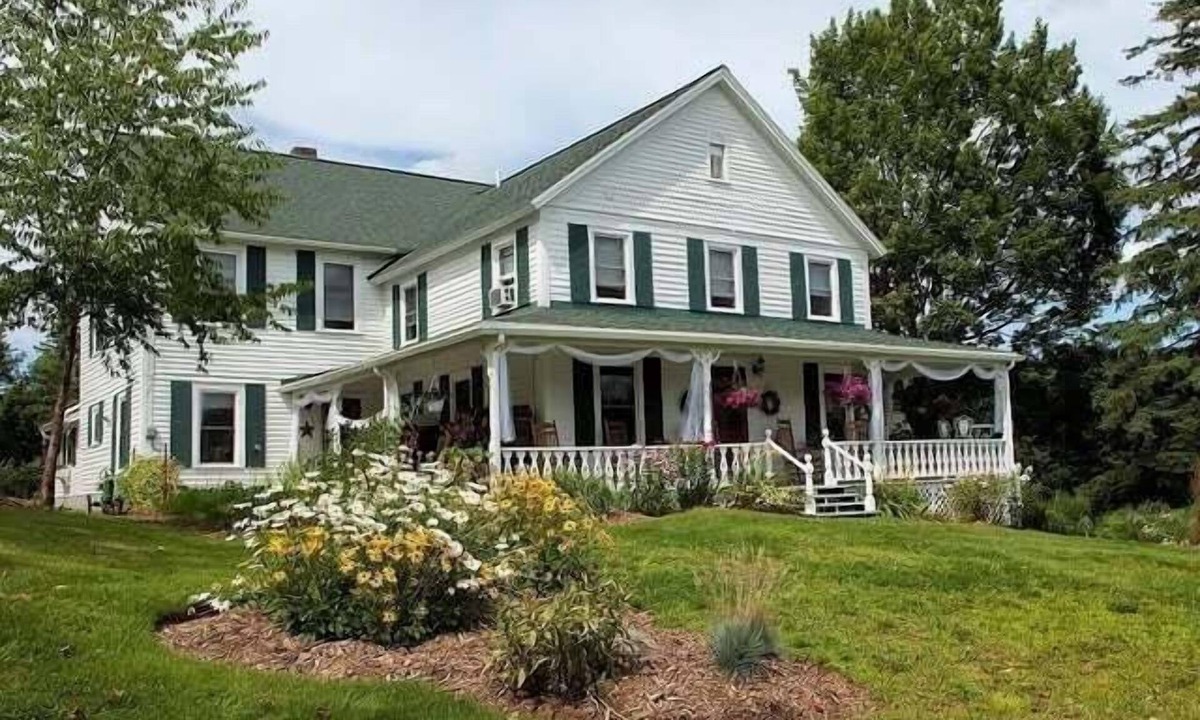 Olmstedville House | 10 Mi To Gore Mountain: Home In Adirondack Park 5 Bedroom Home
