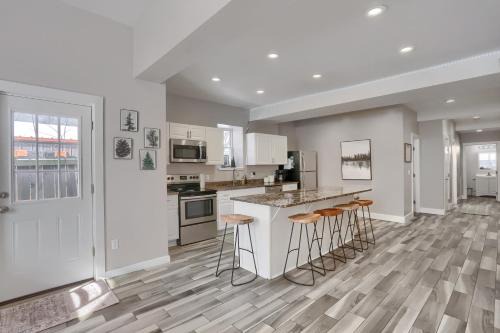 Clarion Apartment | 15 off Summer Special - Close to PennWest - WiFi