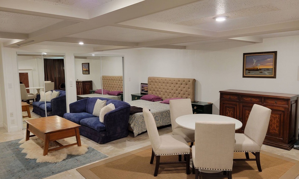 Lakeshore Apartment | 1BR, 1BA spacious, fully furnished unit in best area with laundry, Wi-Fi, TV.
