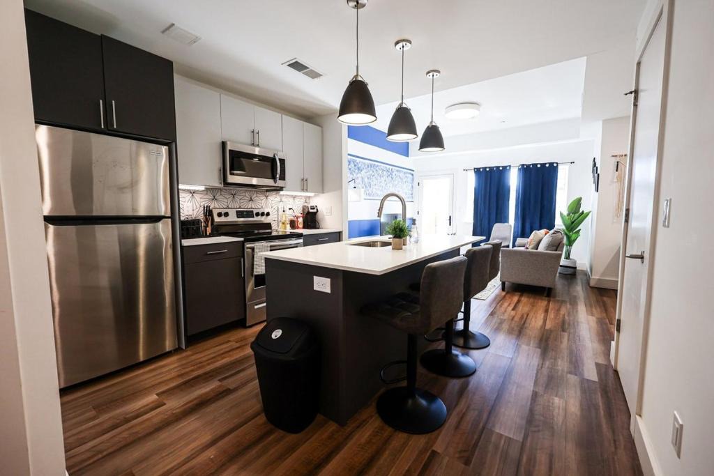 Brewerytown Apartment | 1BR Apt in Brewerytown Gym Balcony WD