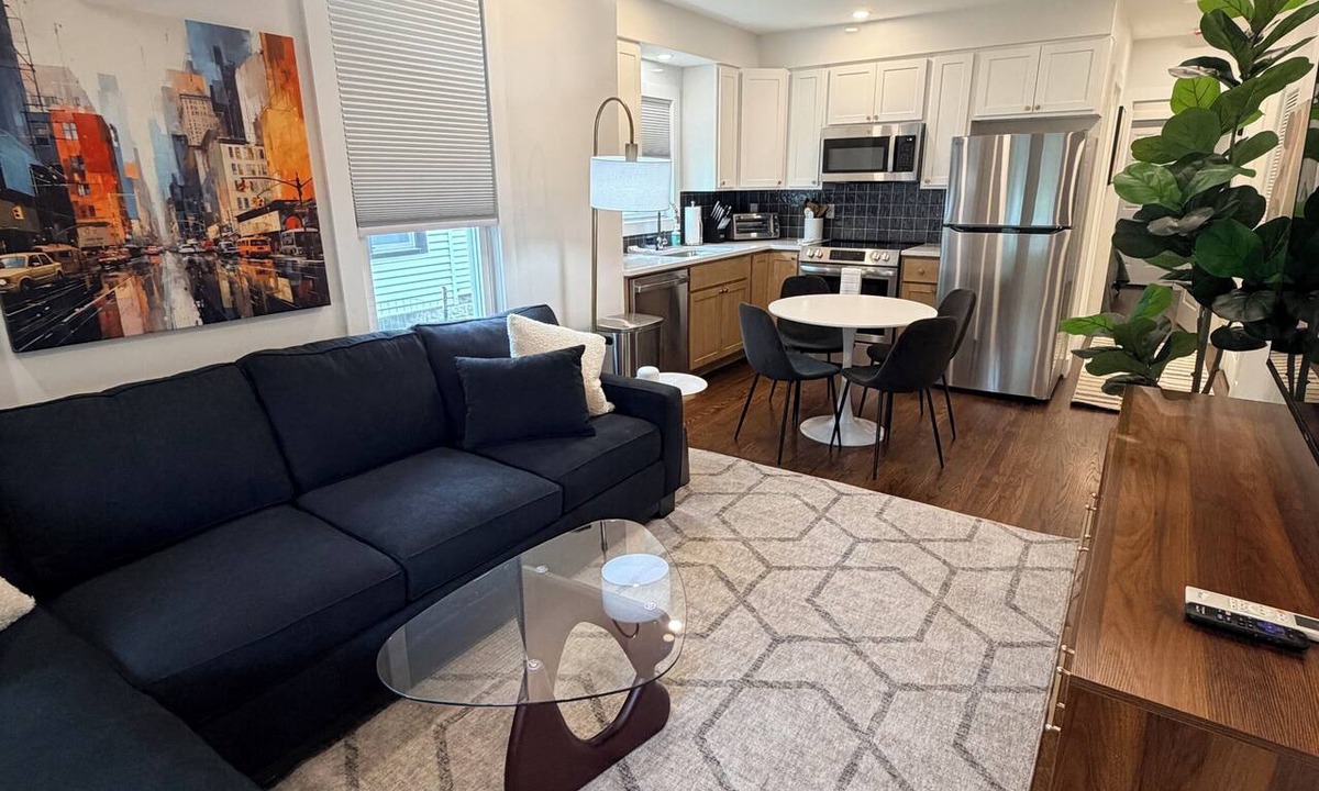West End Apartment | #2 Richards Ave Cozy Brand New 1BR apt half mile CASV