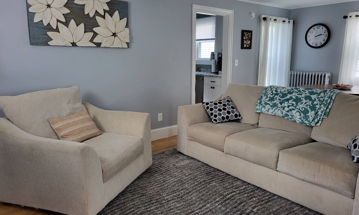 Bangor House | 2 story cozy home. Walk to downtown Bangor and Brewer. Safe quiet neighborhood
