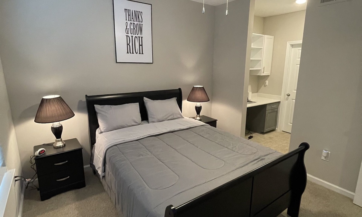Brookwood Apartment | 26th Street Hideaway!