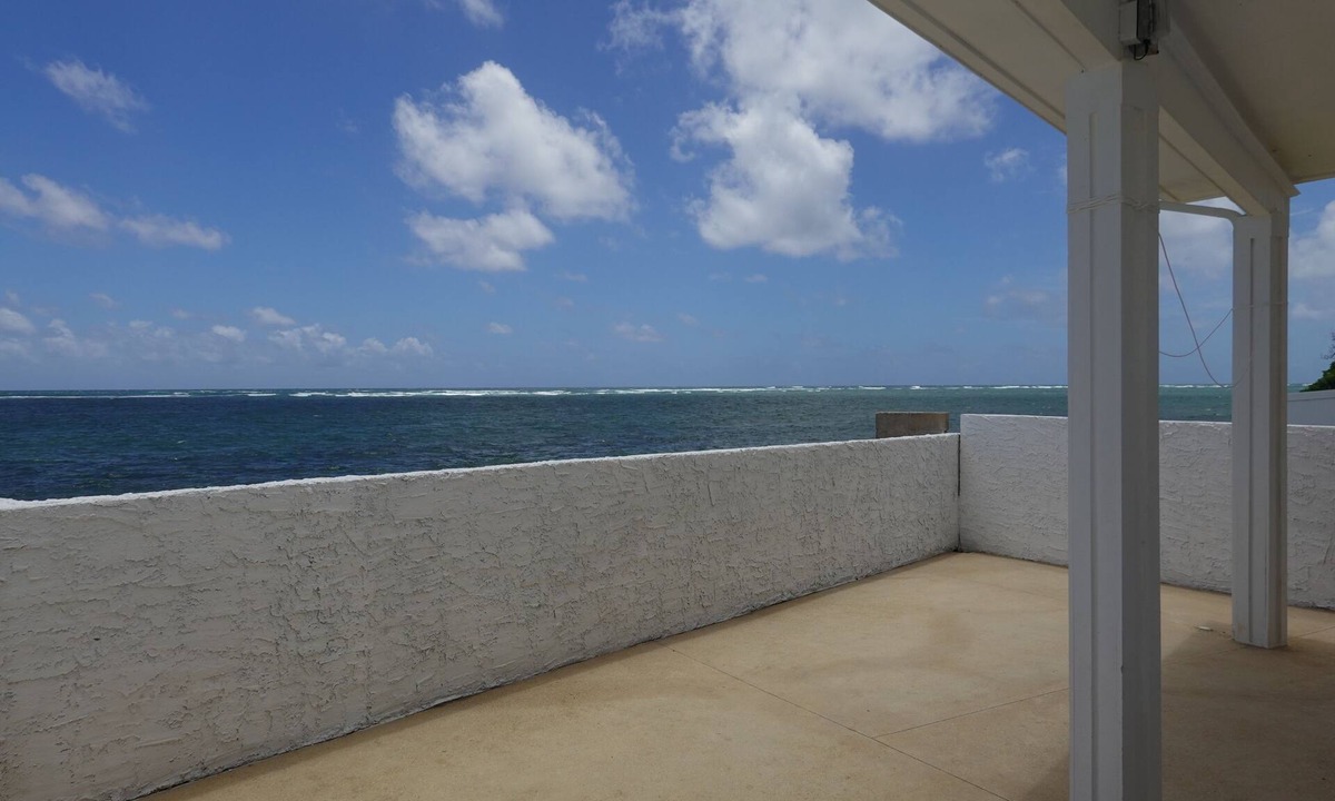 Punaluu House | 2Bed Beach Front Home
