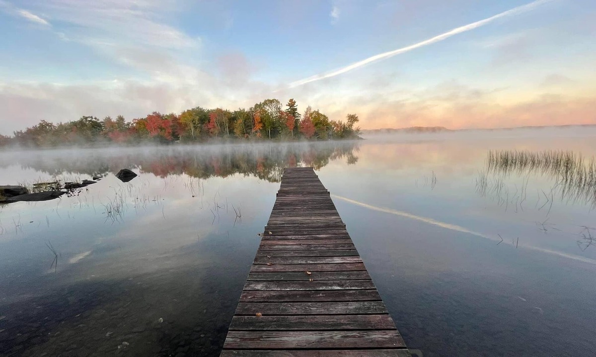 Hudson House | 3 Bedroom Waterfront Cabin on Little Pushaw Pond