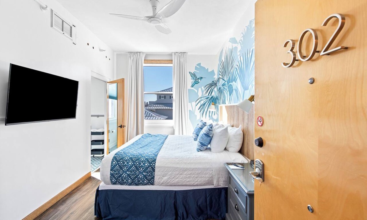 Rosemary Beach Hotel | 302 Rosemary Beach Inn - Includes Beach Chairs & Complimentary Breakfast + Access to 4 Pools
