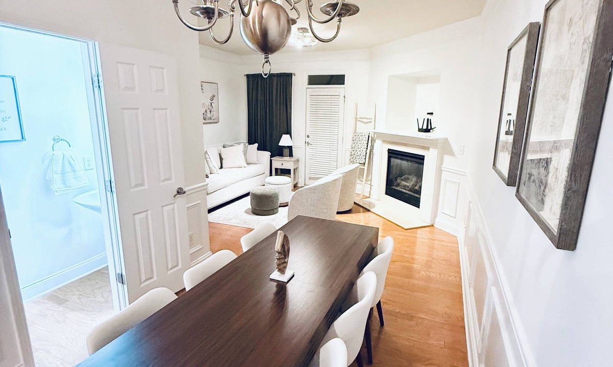 Home Park House | 3BD/3.5 BR IN MIDTOWN & ATLANTIC STATION W/FREE PARKING , WIFI