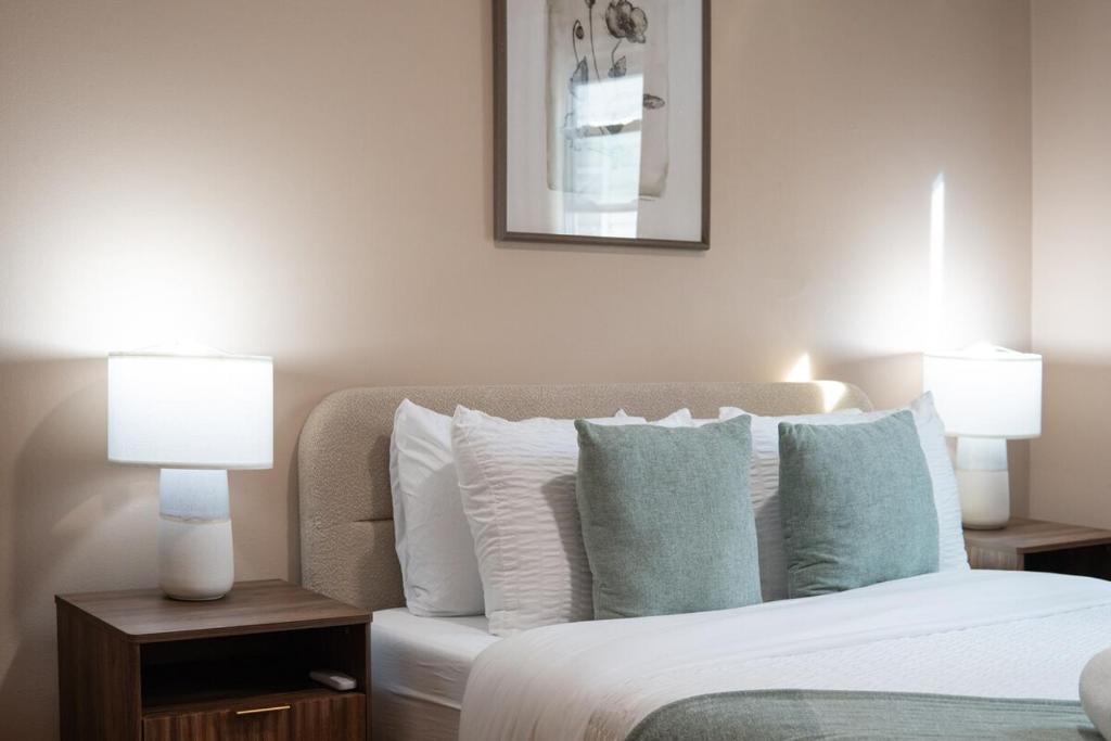 Guttenberg Apartment | 3BR Apt in West New York Free Parking up to 8 people