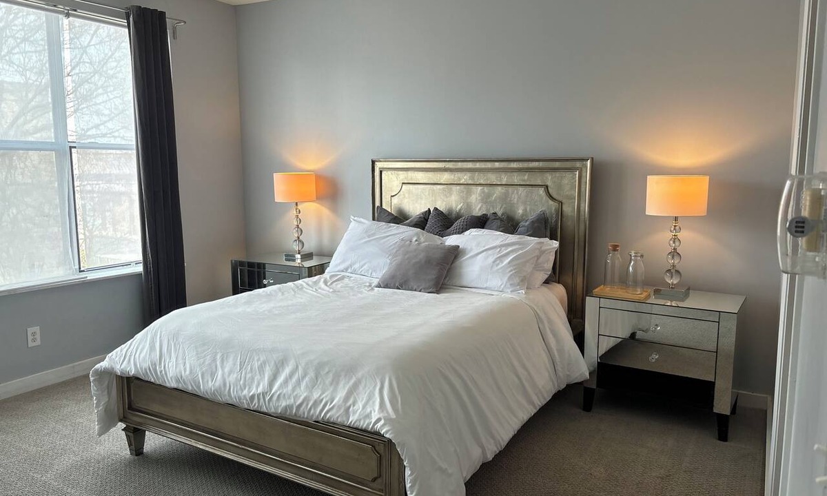 Castleberry Hill House | 4 Story Roof Top Loft & Mercedes Stadium View, Walk to FIFA World Cup