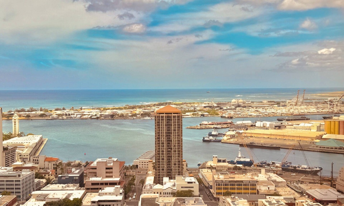 Downtown Honolulu Apartment | 40th floor Penthouse In Downtown Honolulu Chinatown with huge Private Rooftop