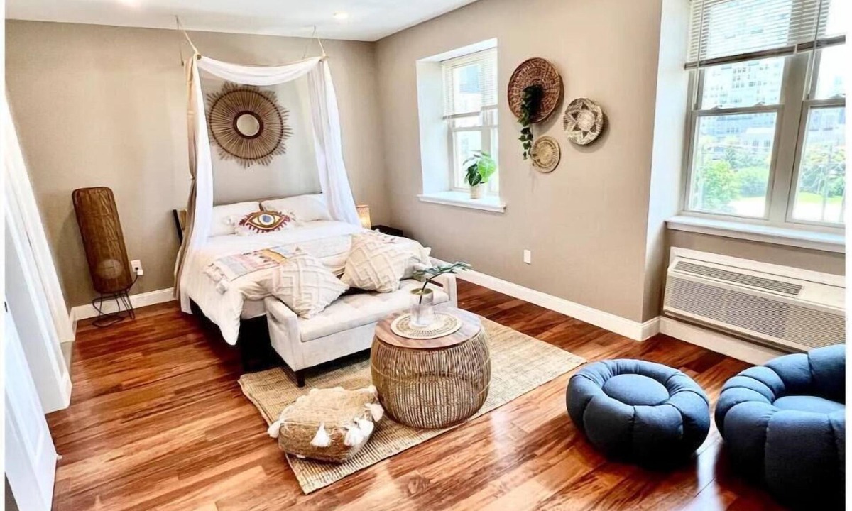 Logan Square Apartment | 503 Bohemian Romance Apartments in center city