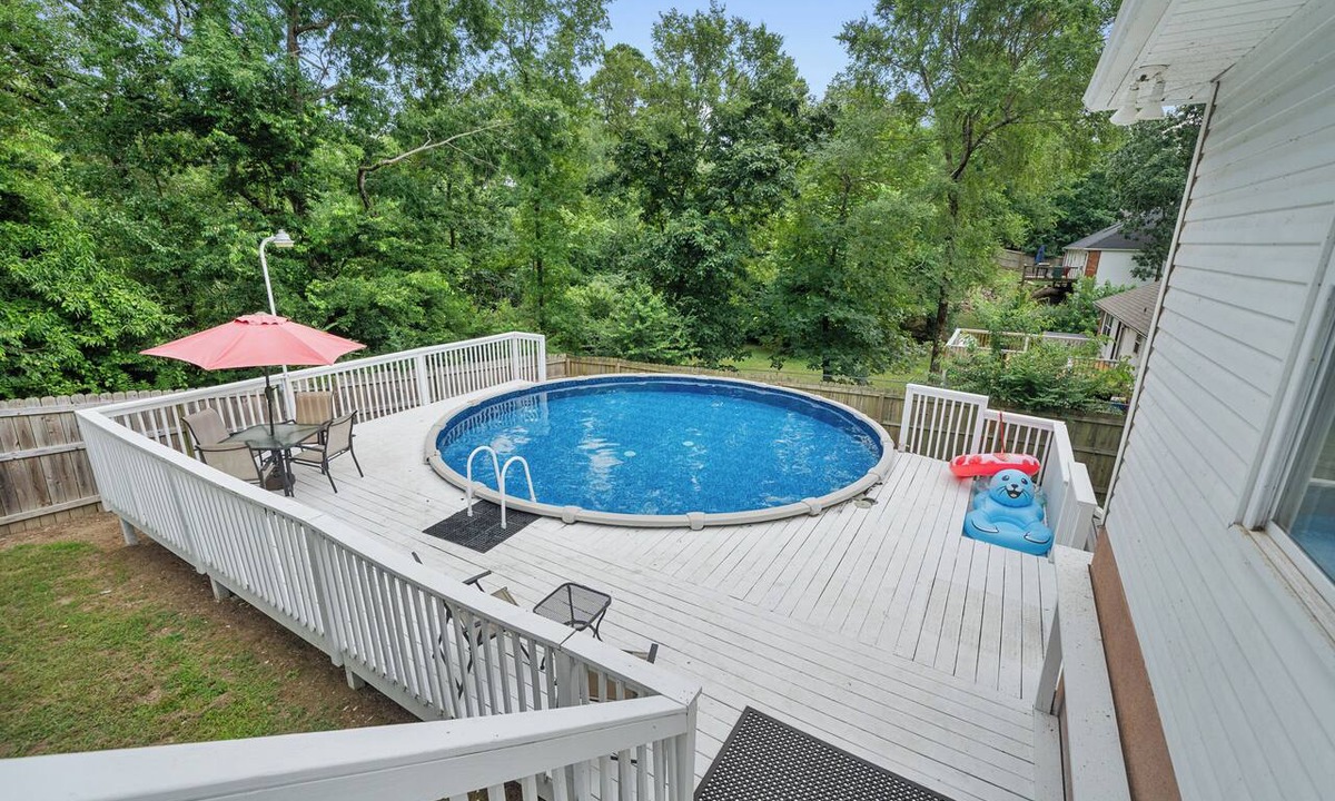 Rockwell House | 7 BDR w/Hot Tub and Games