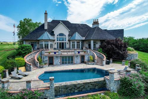 Gettysburg House | 8 Mi to Dtwn: Expansive Estate in Gettysburg!