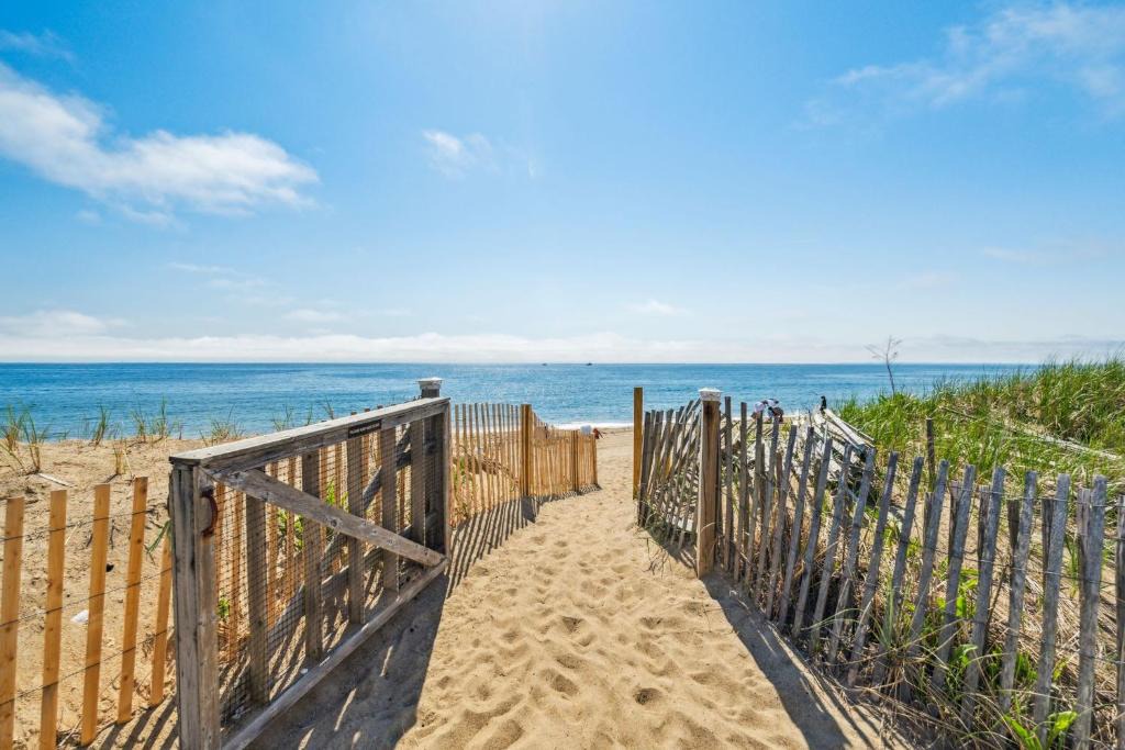 Salisbury Apartment | Beachfront Parking Salisbury Beach Retreat