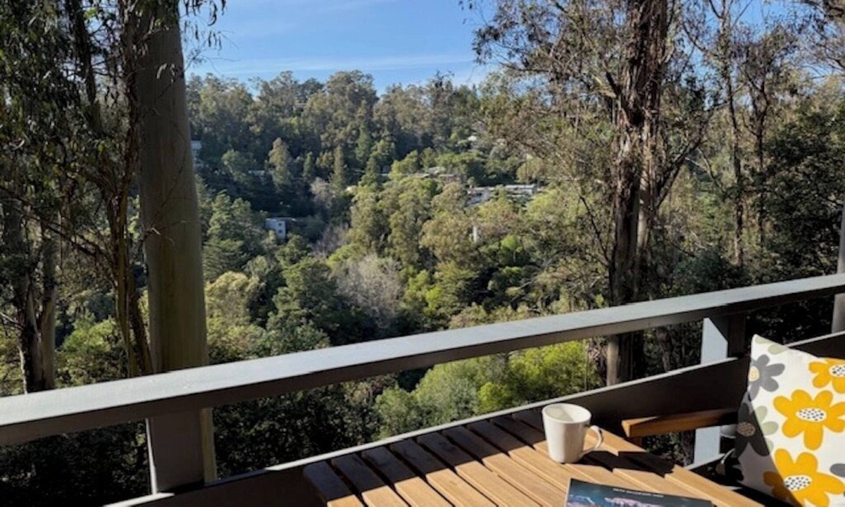 Shepherd Canyon House | Beautiful Canyon View Suite, 1100 sq. ft., private deck, full kitchen