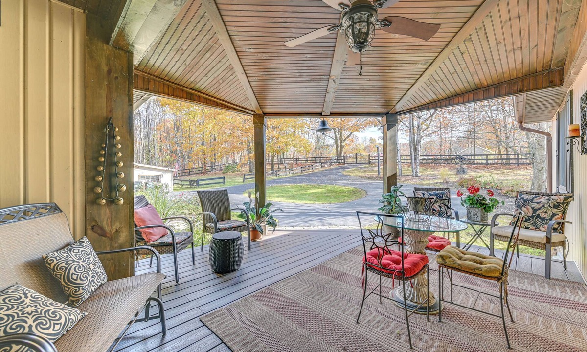 Fort Edward House | Beautiful & Unique Farmhouse 15 Mi to Saratoga
