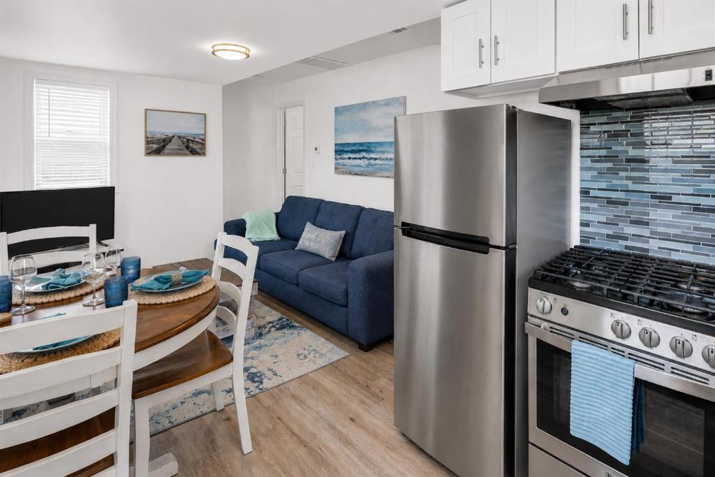 Wall House | Belmar Beach Bungalow 35 Blocks to Sand Fire Pit, Grill, 3 Beach Badges