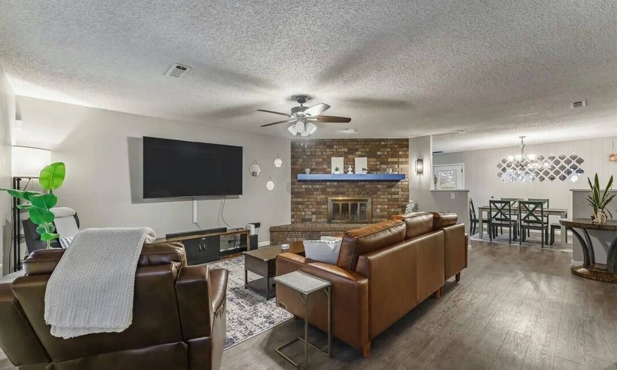 Bentonville House | Bentonville Basecamp - 3BR Home Near Downtown and Crystal Bridges, Pet Friendly