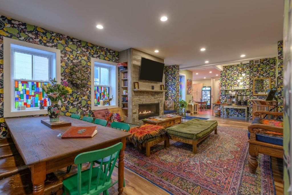 East Bayside Hostel | Black Elephant Hostel