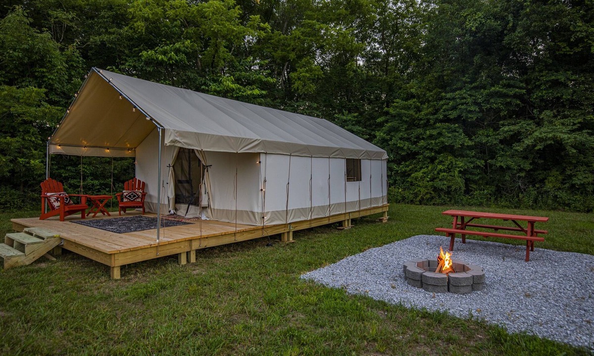 Cassville RV Rental | Boutique Camp Getaway at Roaring River