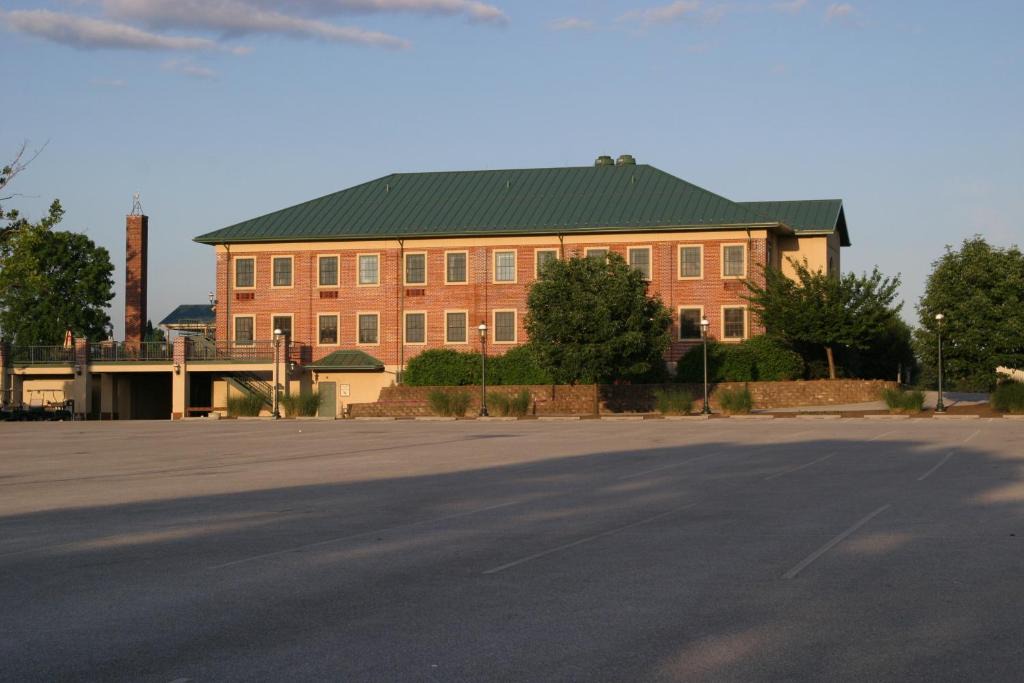 Abbottstown Hotel | Bridges Guest Quarters