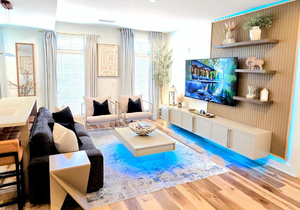 Garden Hills Apartment | Buckhead Luxury Stay with Mood Lighting and Free Parking