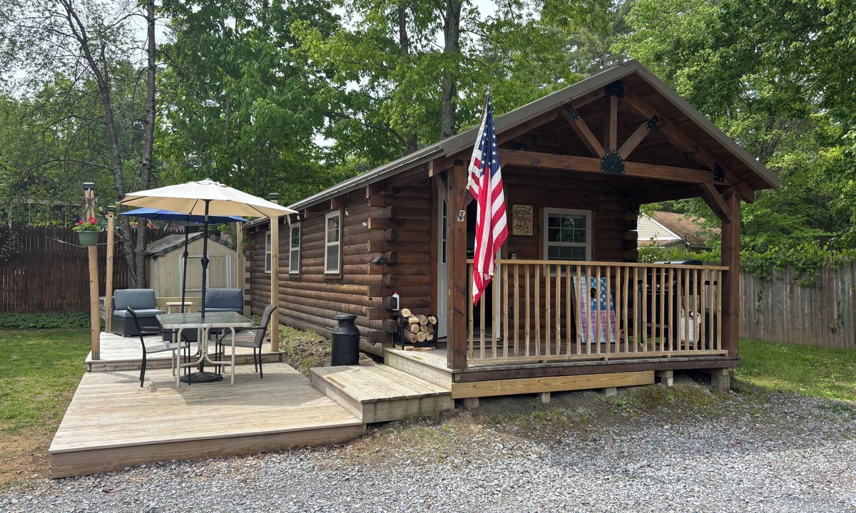Broadalbin Cabin | Cabin with big fenced yard-firepit-walking distance to Sacandaga lake- pets ok