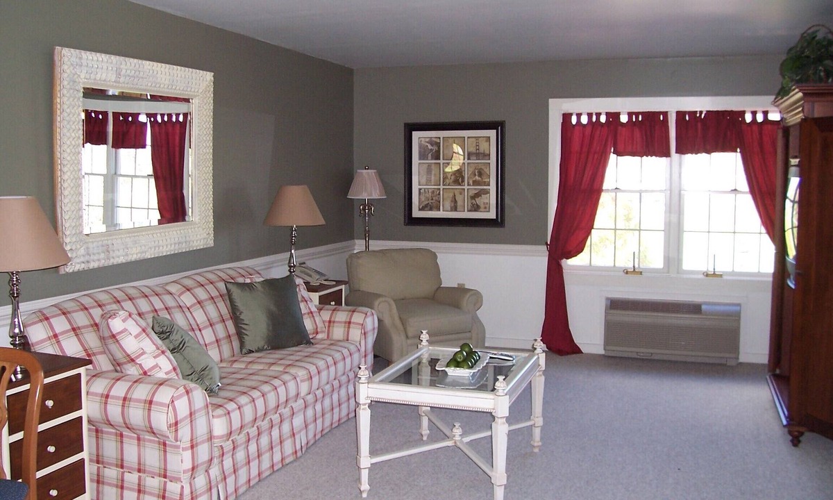 Clarks Summit Bed & Breakfast | Camelot Restaurant & Inn