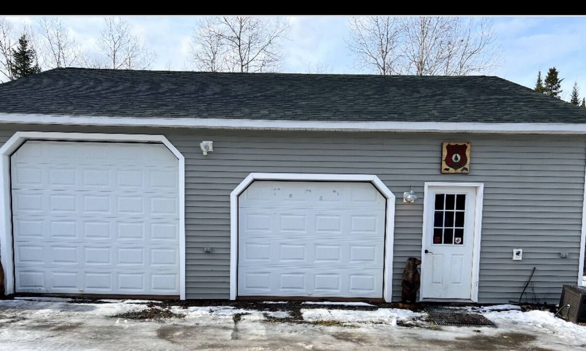 Jackman Cabin | Camp in Moose River