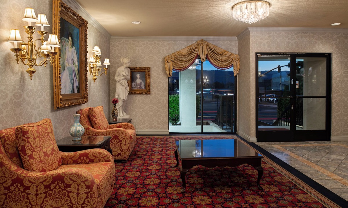 Campbell Hotel | Carlyle Hotel