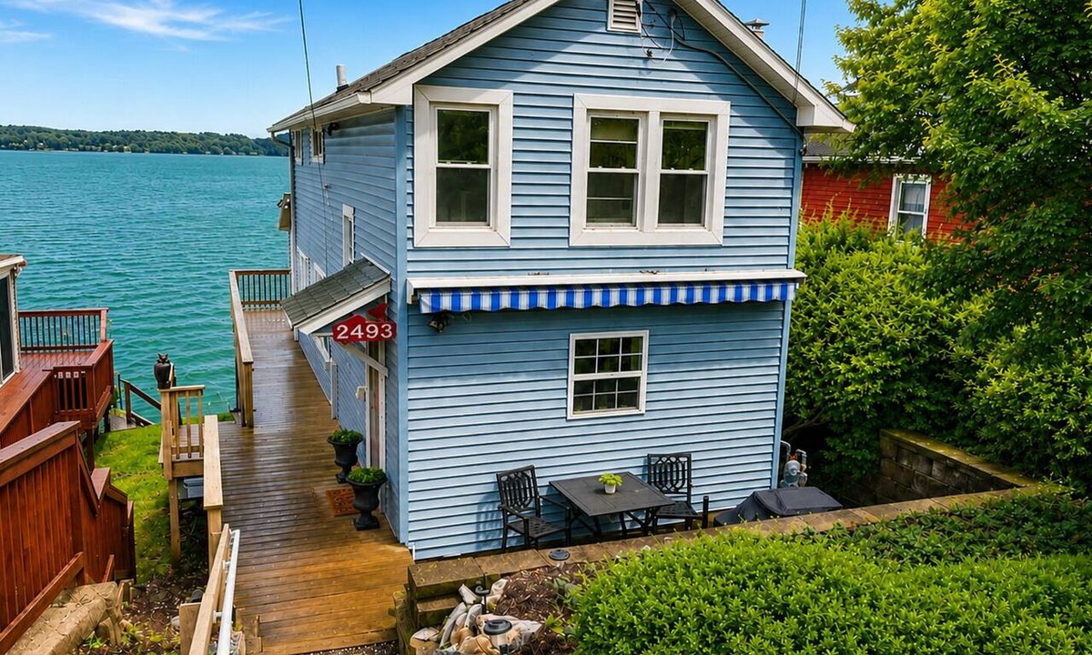 Seneca Falls House | Cayuga Lakefront | Hot Tub | Fire Pit | Kayaks