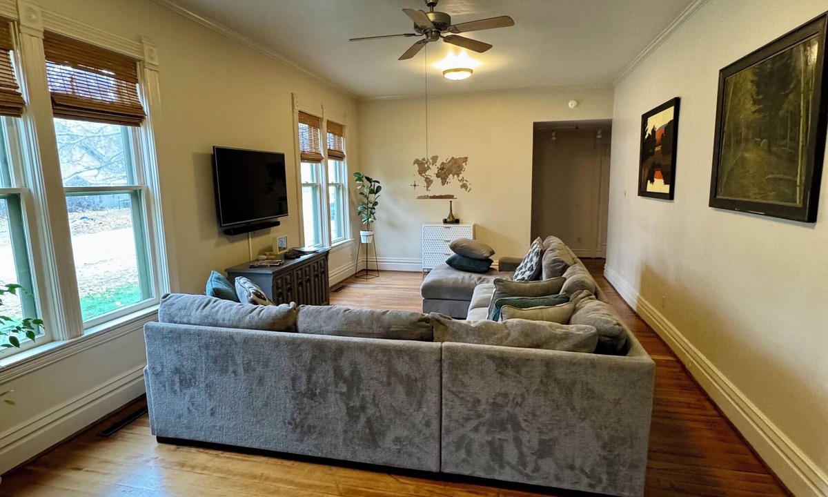 Hamilton House | Charming historic 2-bedroom South Side Hamilton home, 5-minute walk to downtown