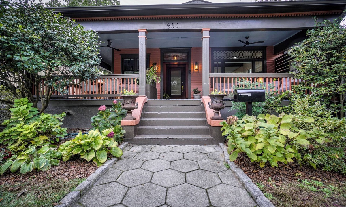Inman Park Apartment | Charming Historic One-Bedroom in Atlanta's Inman Park-Perfect for Professionals