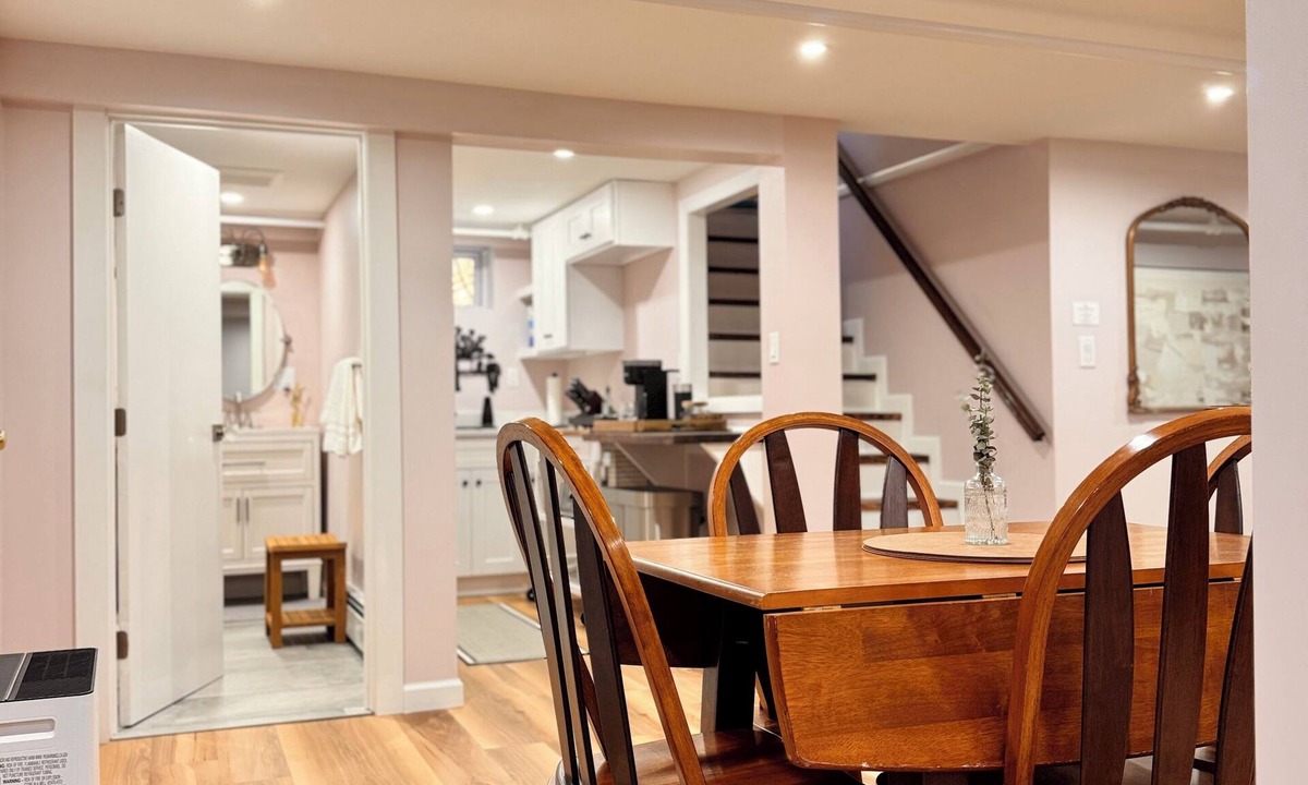 Fairfield Apartment | Charming Newly Renovated 2-bedroom apartment in Fairfield