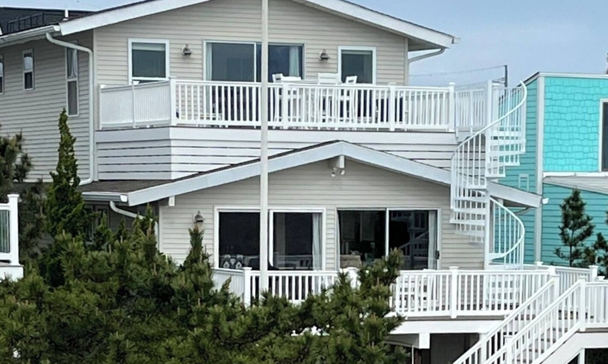 Bethany Beach House | Charming Oceanfront Home Private Beach Gated Community 7 bedroom 6 Bath