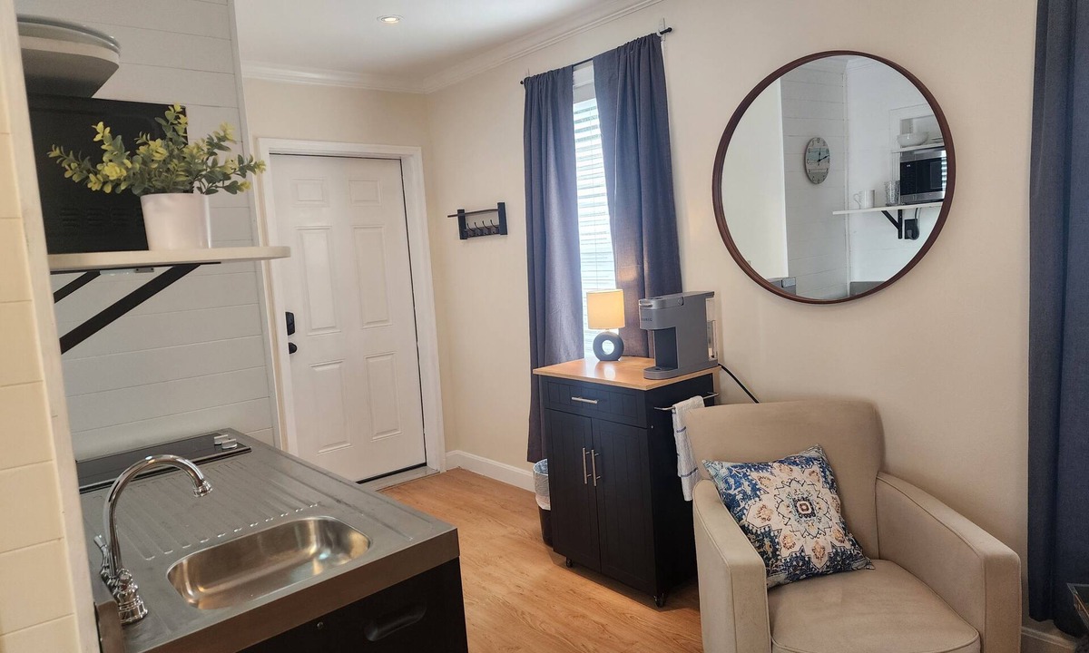 Bangor Apartment | Charming studio in lovely Bangor Maine on Broadway park.