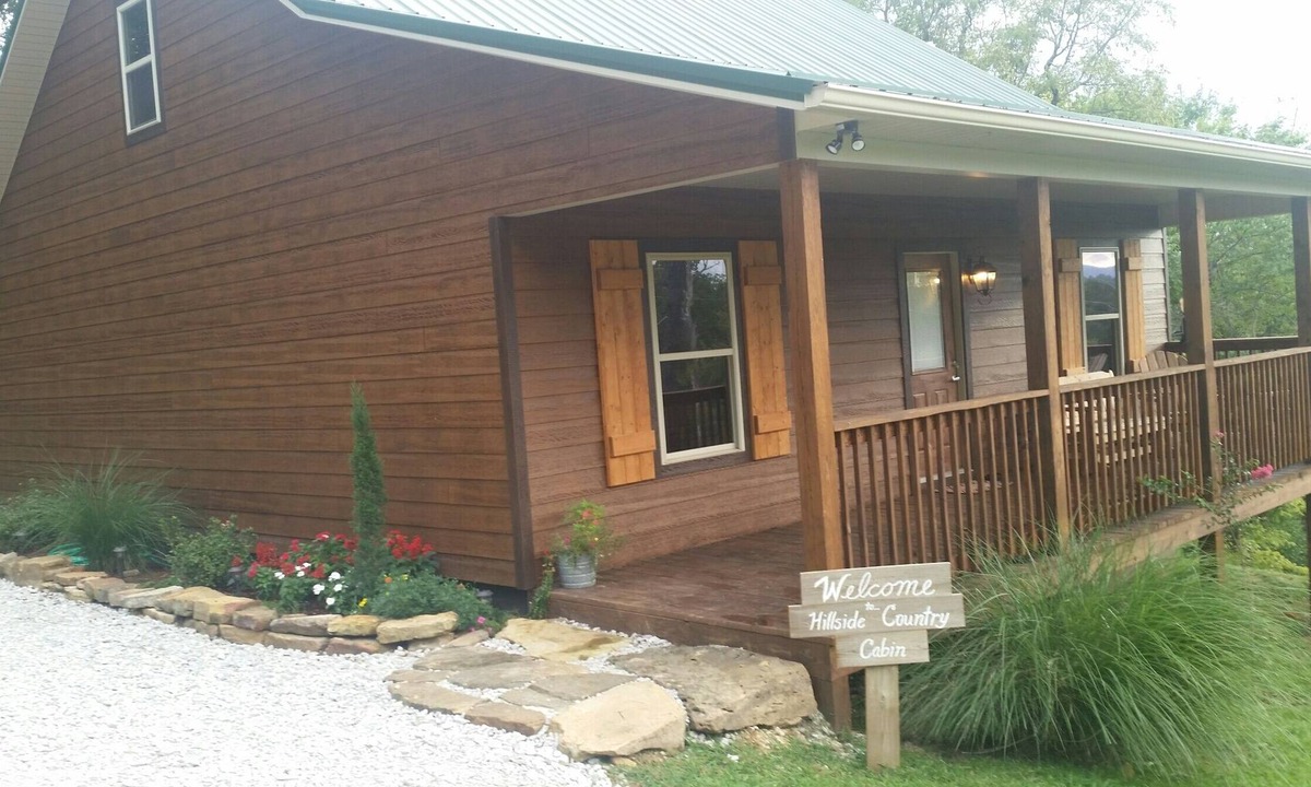 Harrison Cabin | Come enjoy this newly built Hillside country Cabin located near buffalo river