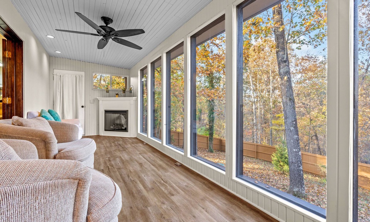 Bella Vista House | ★Come. Sit. Stay. Play.★ ☼SUNROOM☼ ♥MTB GOLF LAKE♥