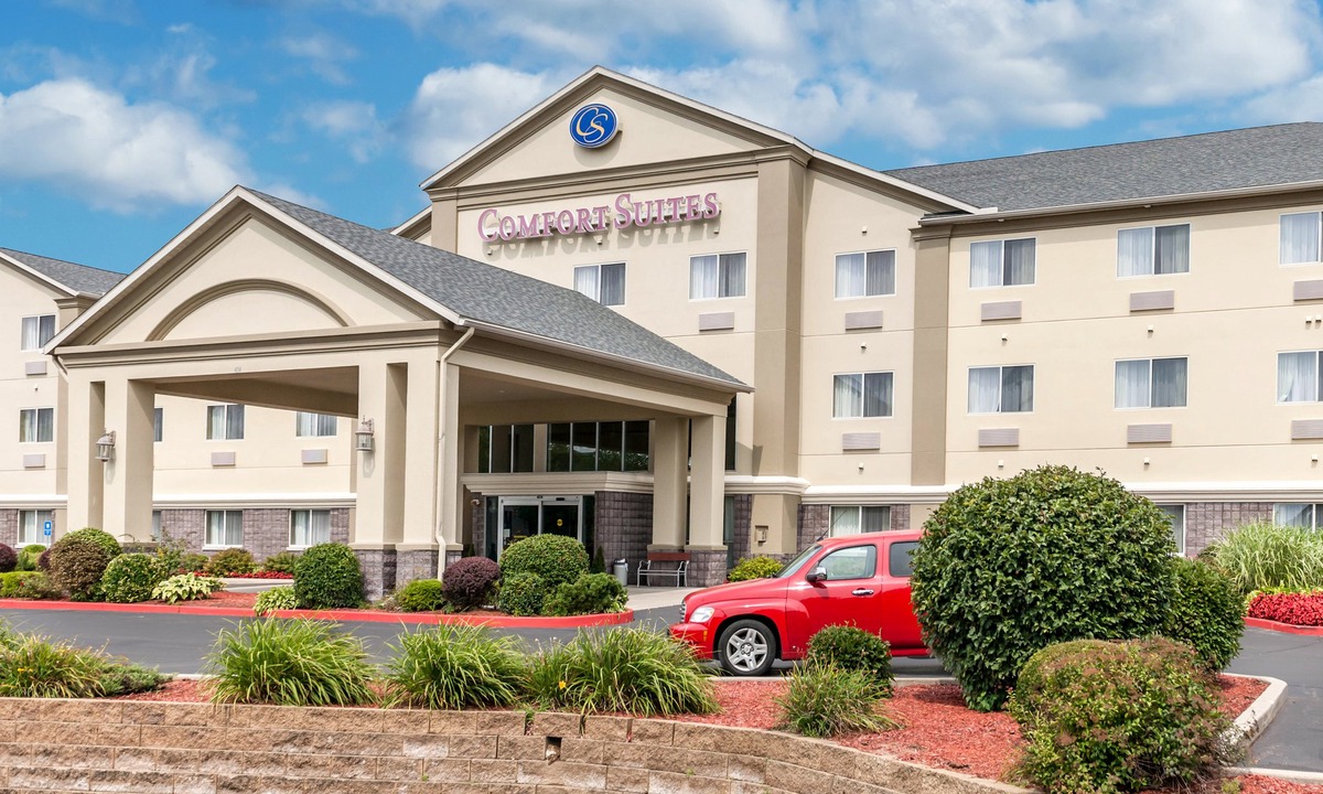 Elkhart Hotel | Comfort Suites North Elkhart