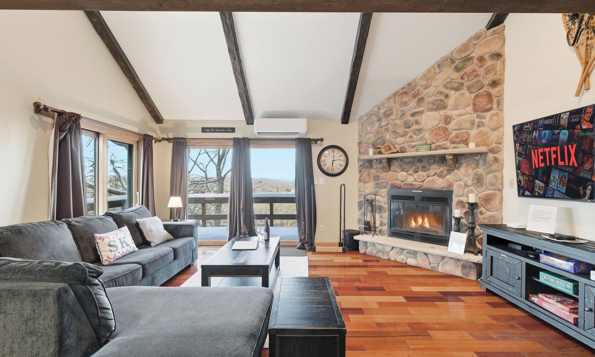 Village at Camelback House | Cozy Camelback, Pocono Retreat w/Mountain Views!