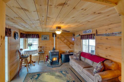 Oak Hill House | Cozy Catskills Home w/Pond on 2 Acres!
