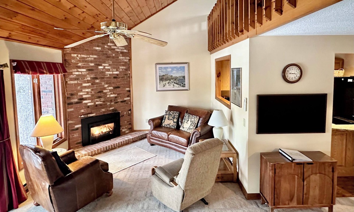 North Conway Condo | Cozy Private Mountain Retreat, 5 min to Cranmore, 10 to Attitash, 3 mins to town