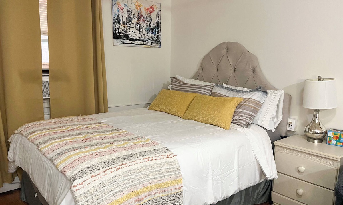 Center City West Apartment | Cozy Suite #105