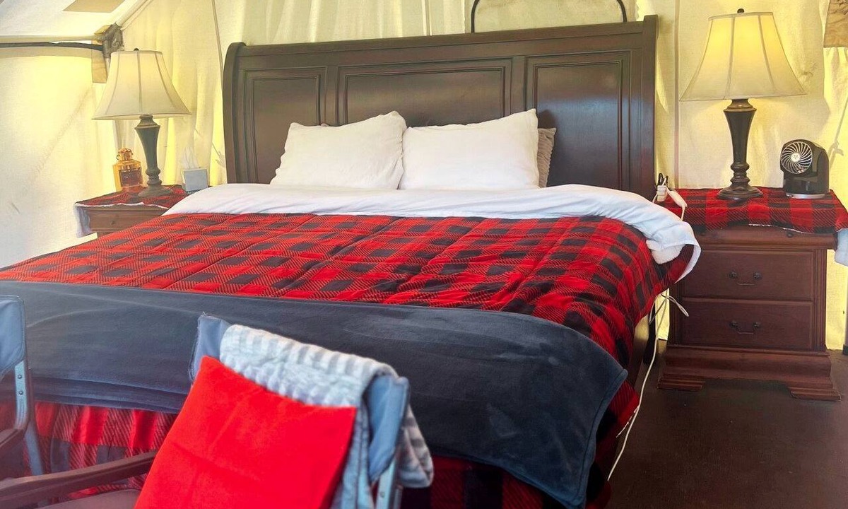 Conner RV Rental | Cozy Tented Cabin with Stunning Sights in Conner, Montana
