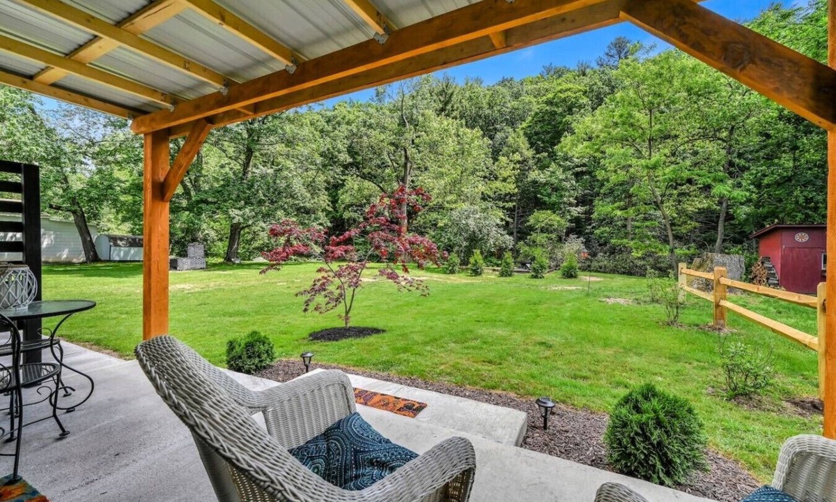 Cumbola Apartment | Cozy Tiny River Studio with Fire Pit & BBQ Area