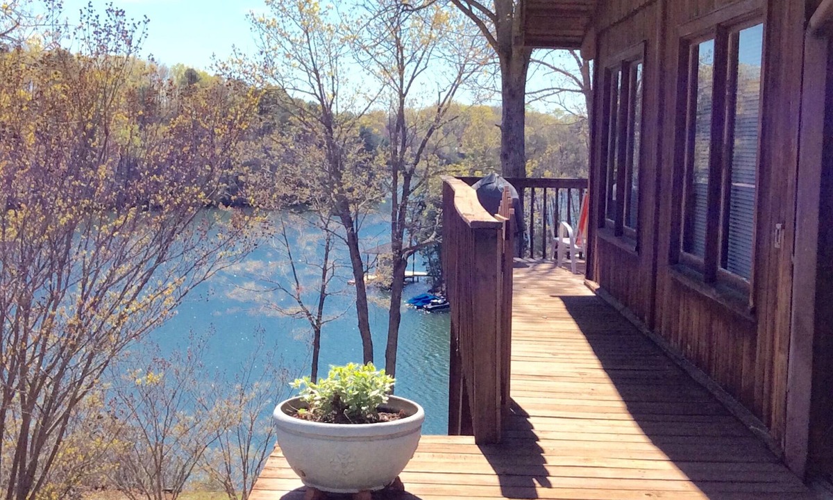 Huddleston House | Cozy Waterfront Cottage - Cabin 7 Cedar Key, No Wake Cove, Great Views!