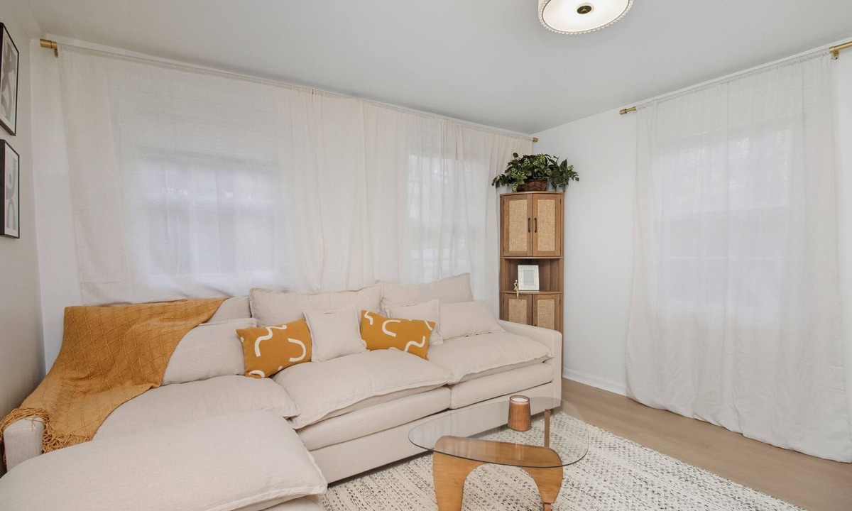 East Side Apartment | Designer 2 Bedroom Apt in Atlanta near Midtown, Emory