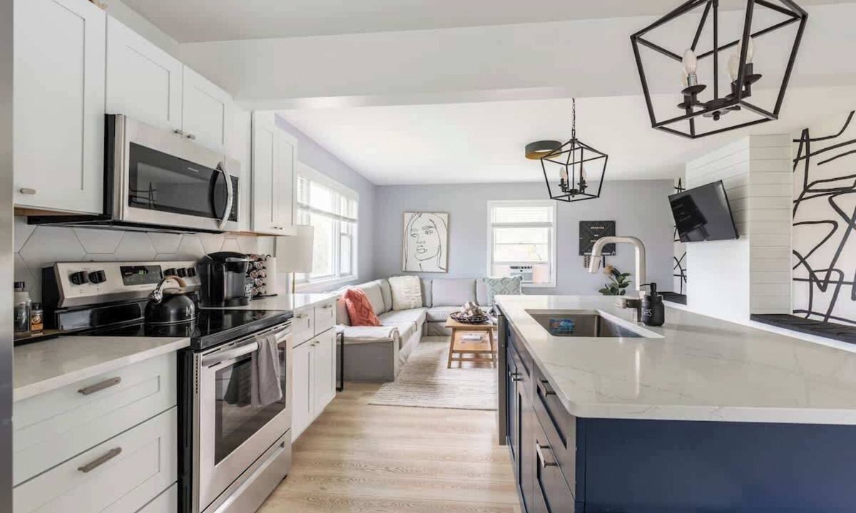 South Hill House | Designer Home on South Hill with EV charger