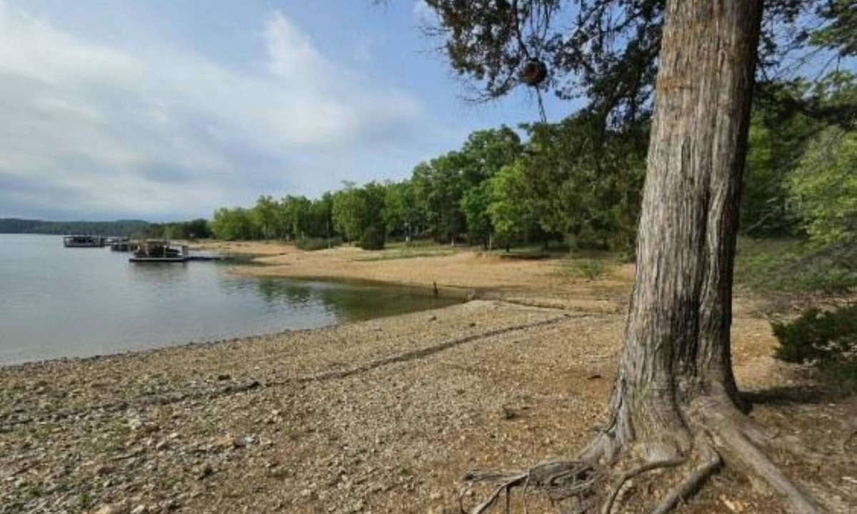 Lost Bridge Village House | Drift Away- 2-bedroom Lakefront house with Easy walk to Lake