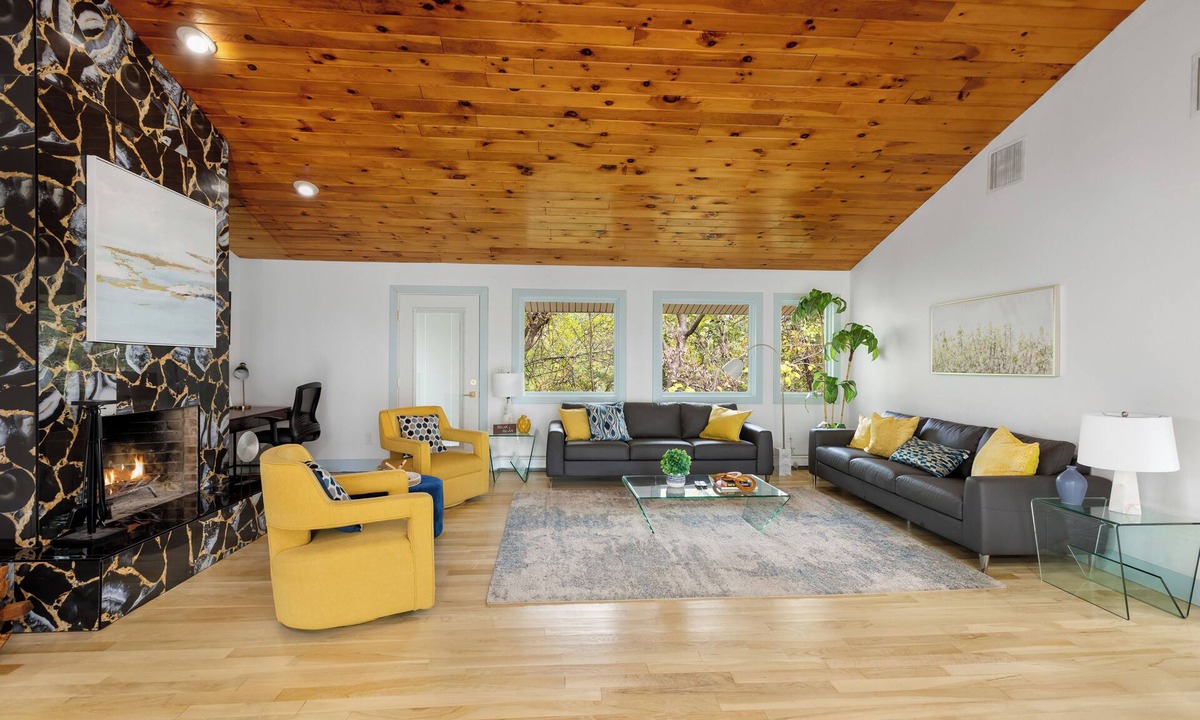 Monroe House | Elegant and spacious home with sauna and heated pool